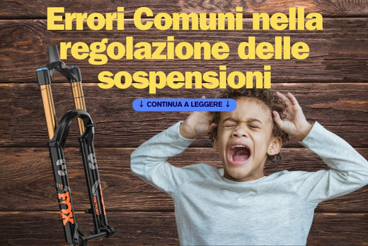 Illustrazione di una forcella Fox e un ciclista frustrato, accompagnati dal testo 'Errori Comuni nella regolazione delle sospensioni'. Ideale per articoli su come regolare correttamente le sospensioni per una guida ottimale.